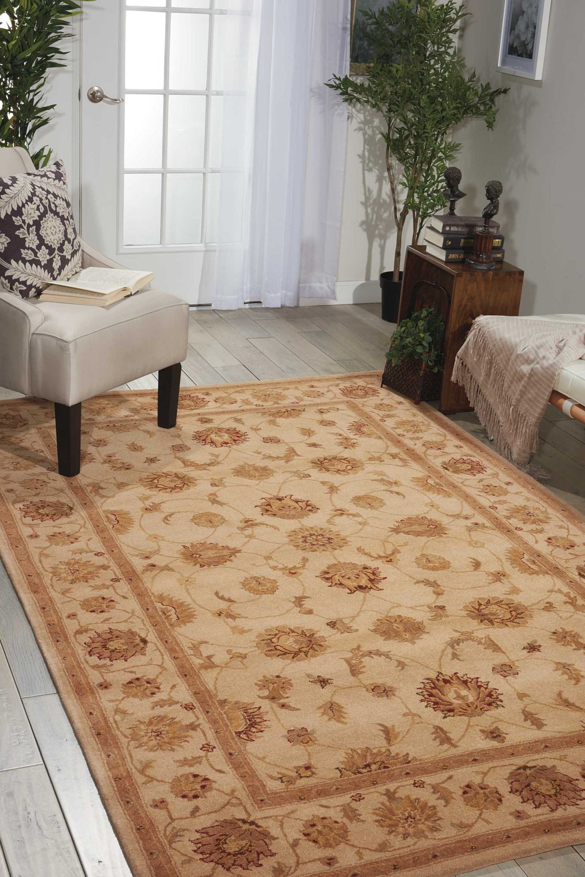 Heritage Hall HE08 Ivory Rug