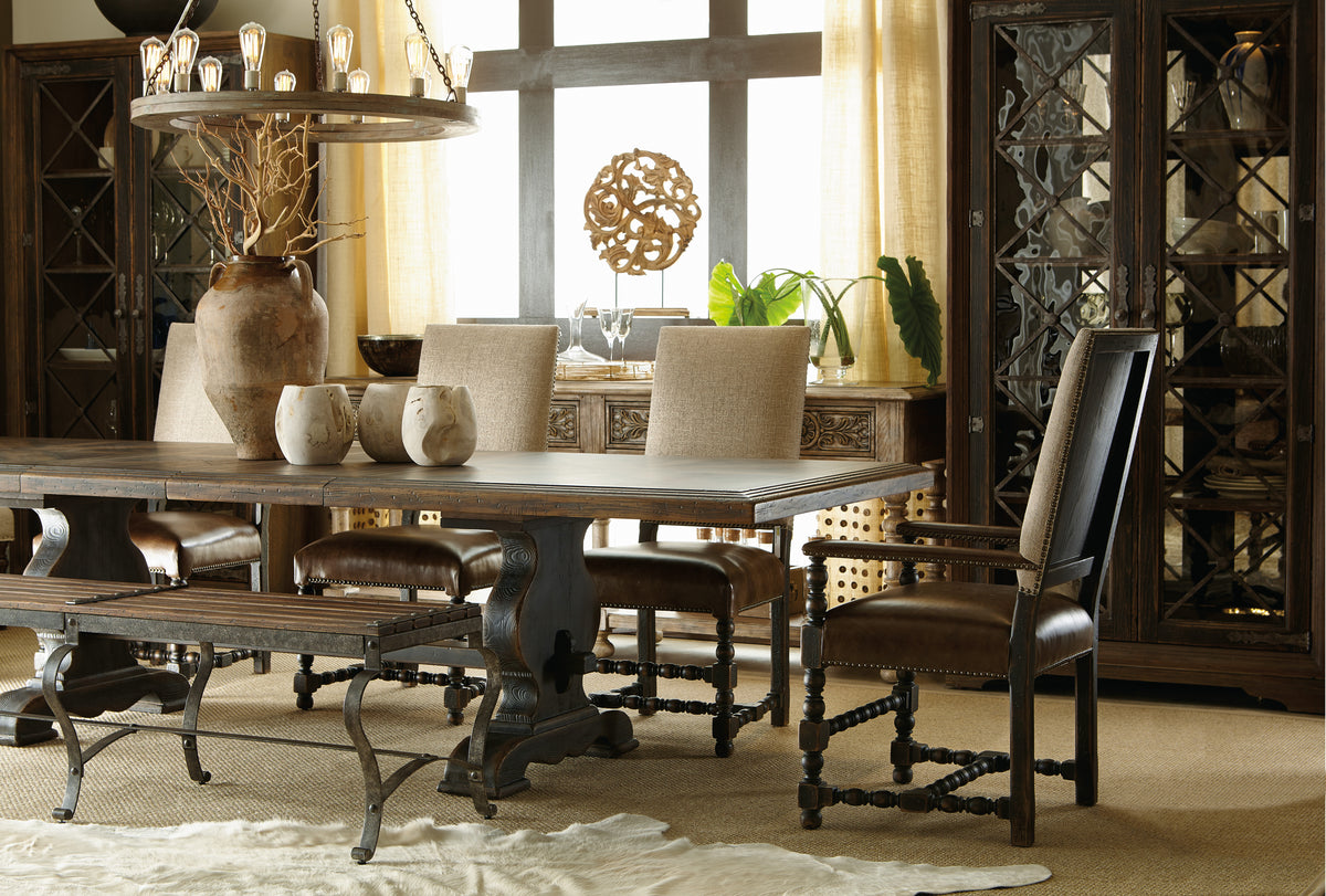 Bandera 86in Table with 2-18in Leaves
