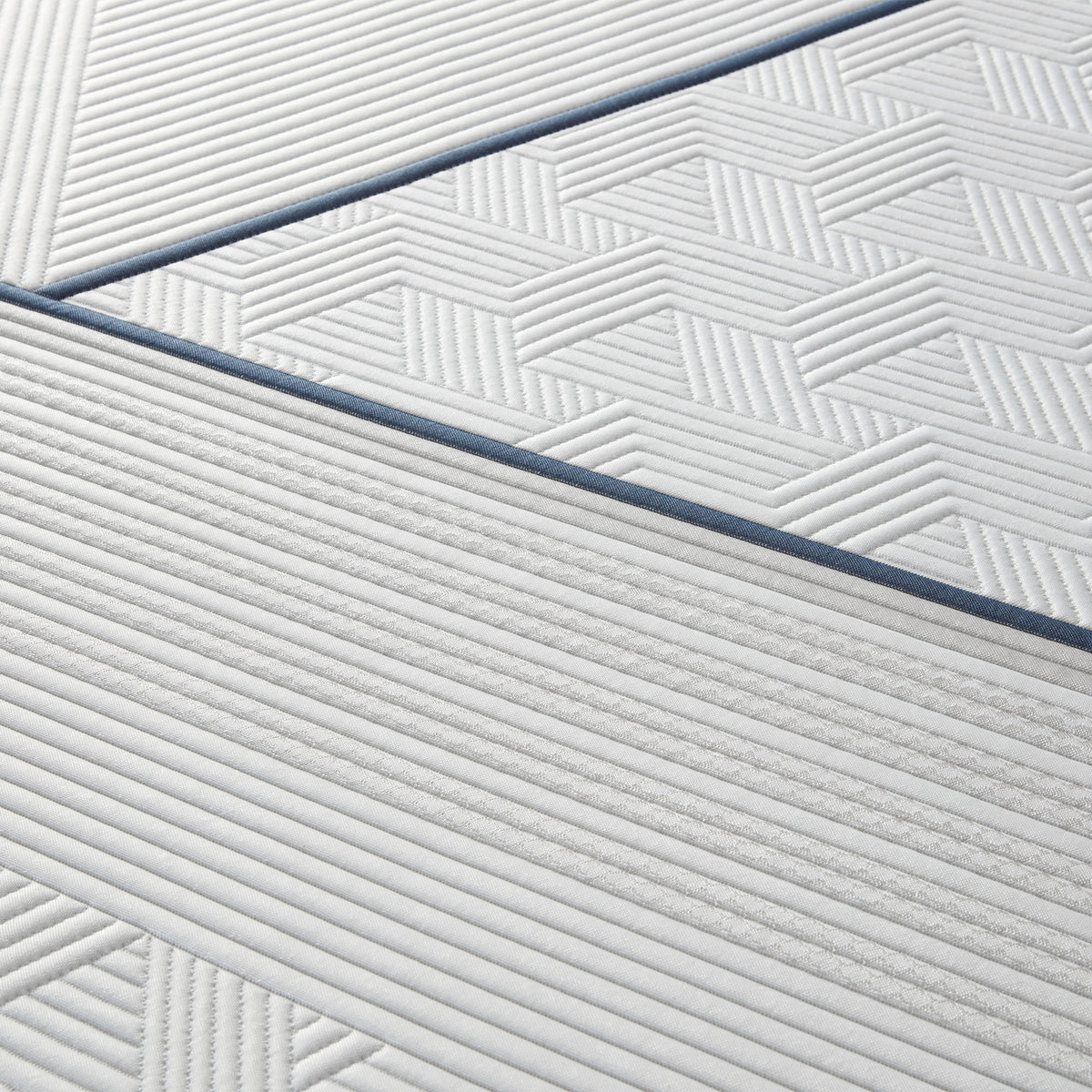 iComfort CF 3000 13.5" Hybrid Plush Mattress