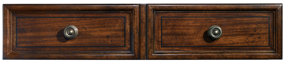 Leesburg Chest