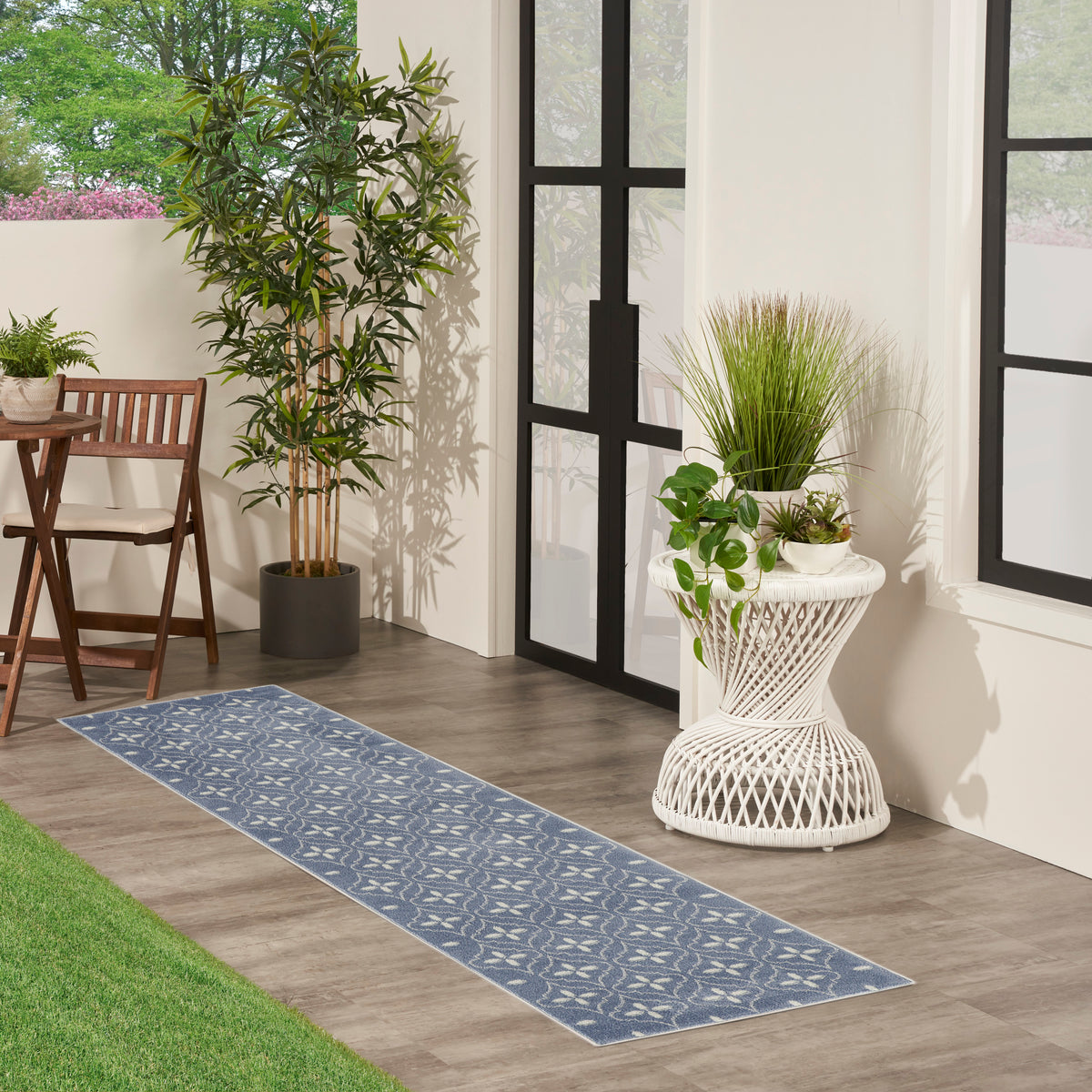 Nourison Essentials NRE04 Blue Ivory Rug
