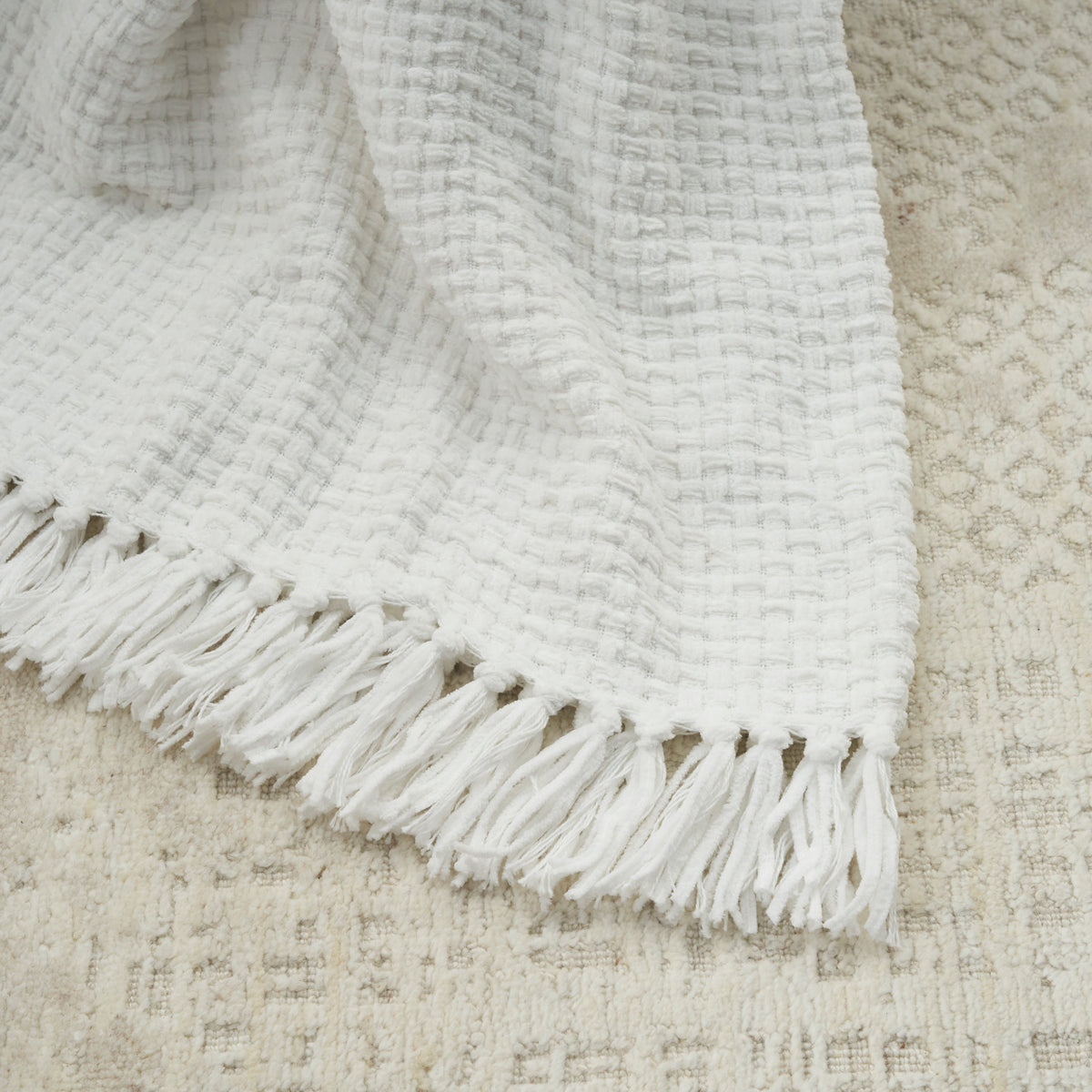 Lifestyle ZH225 White 50" x 60" Throw Blankets