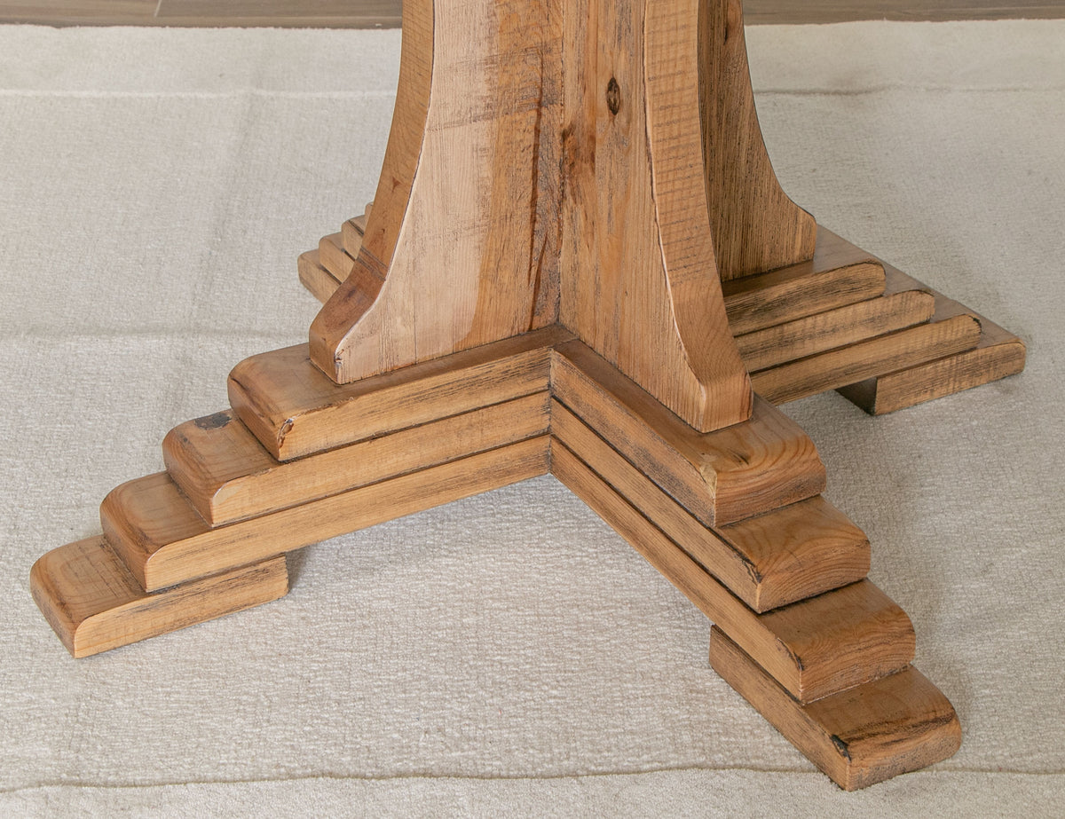 Marquez Round Table, Base
