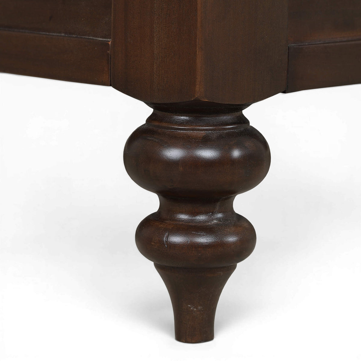 Savannah Bed King in Walnut