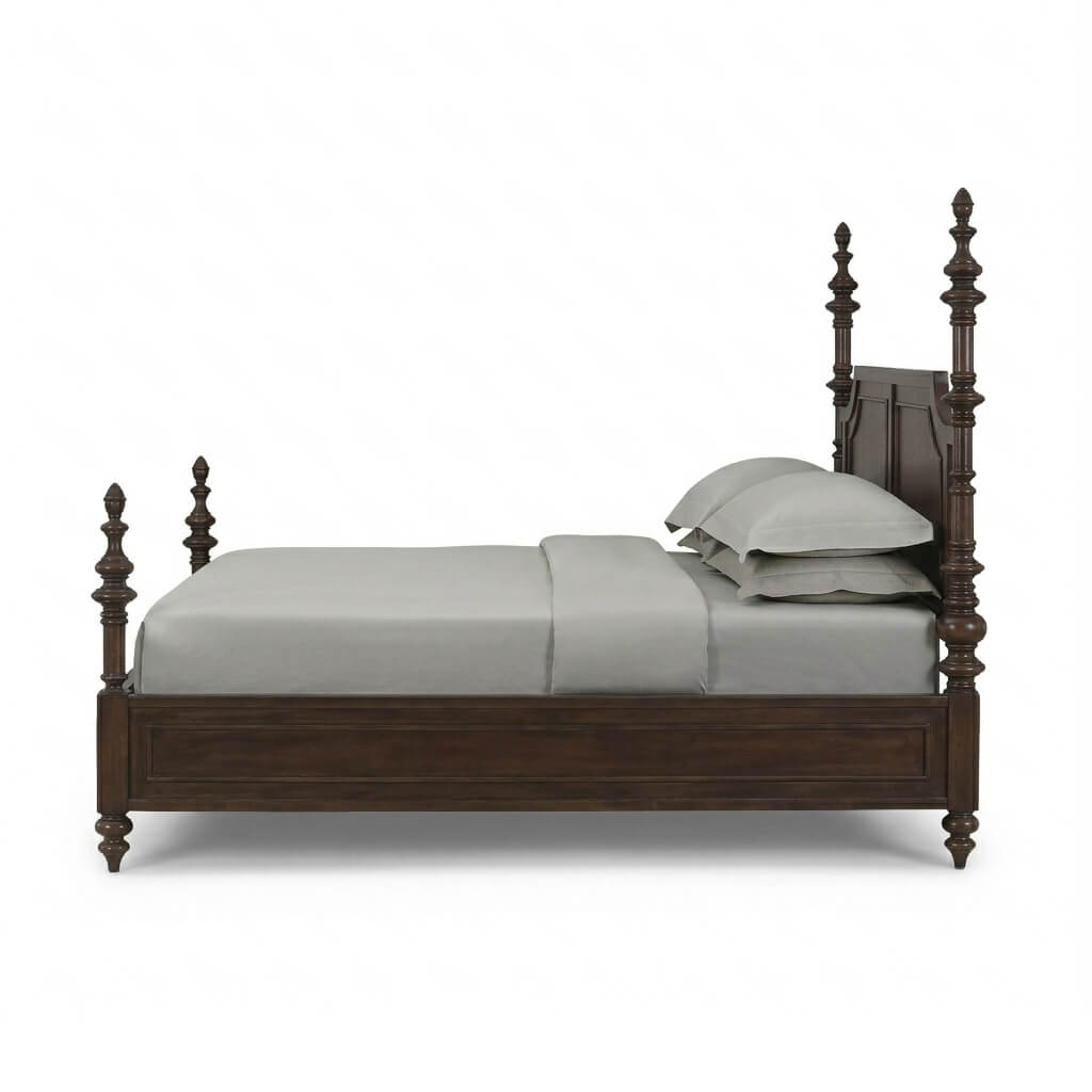 Savannah Bed Queen in Walnut