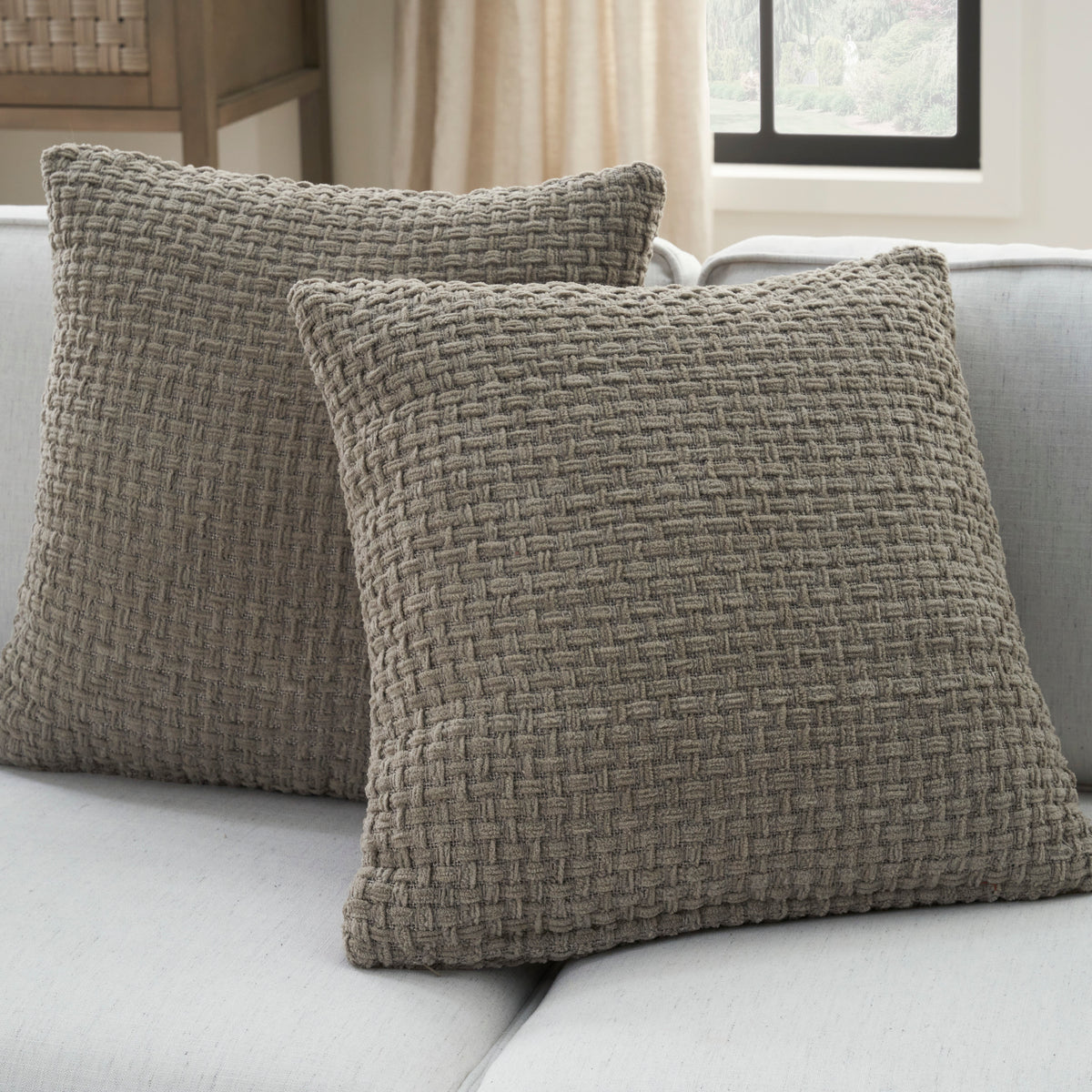 Lifestyle ZH225 Grey 18" x 18" Set of 2 Throw Pillows