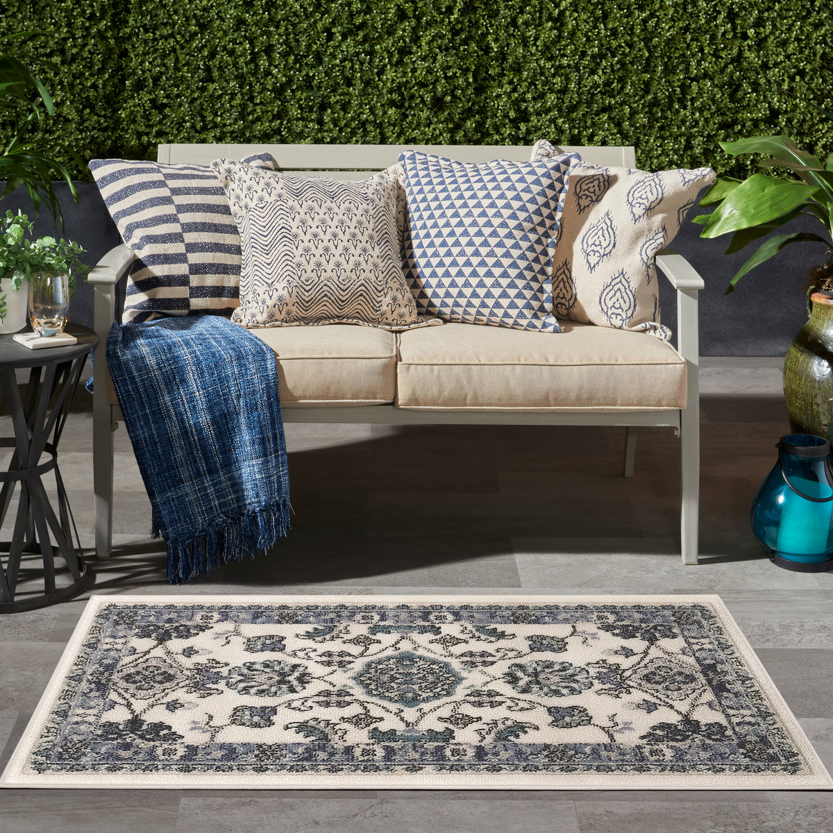 Nourison Essentials NRE05 Ivory Blue Rug