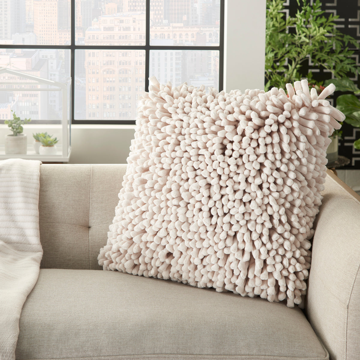 Sofia YS103 Ivory 20" x 20" Throw Pillows