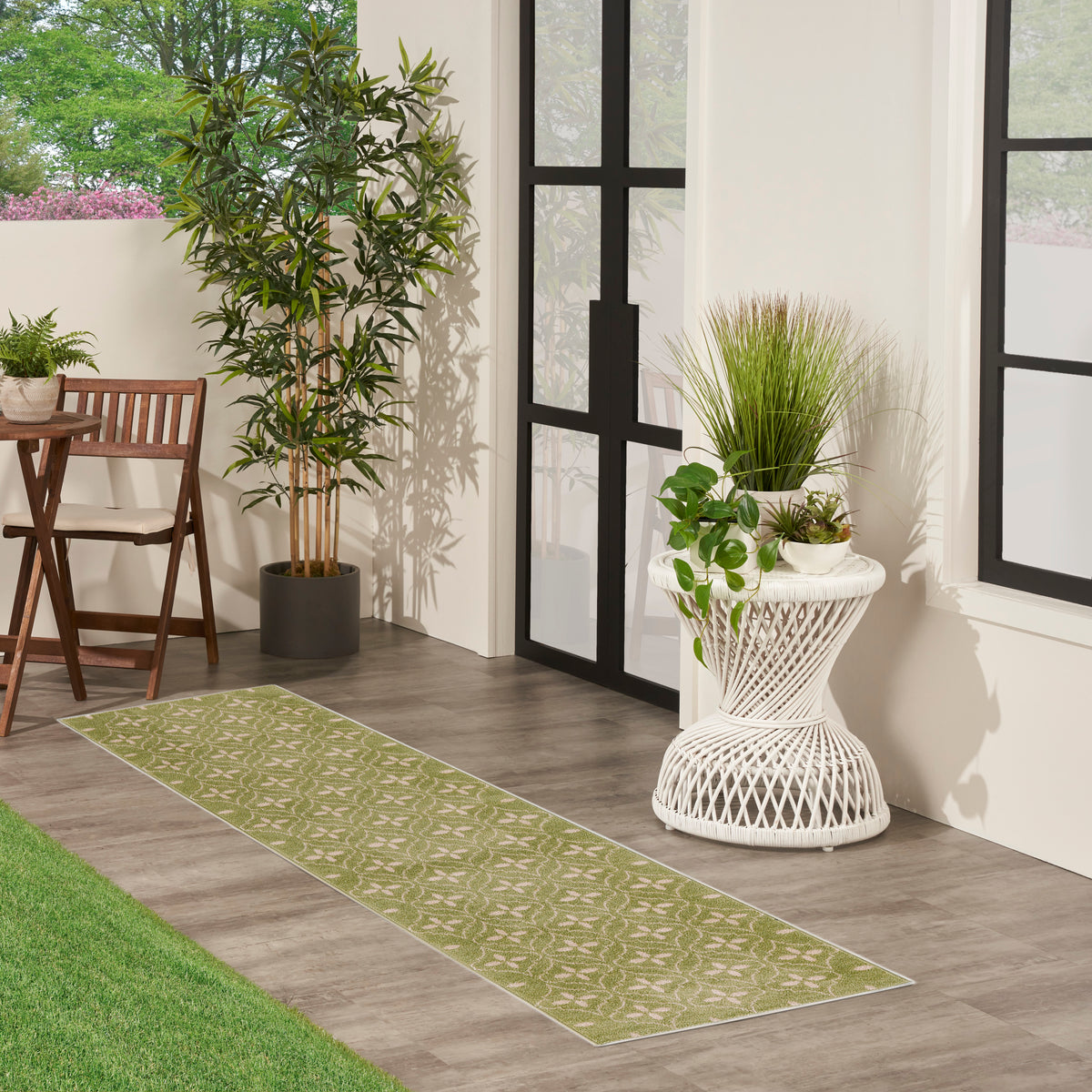 Nourison Essentials NRE04 Green Ivory Rug