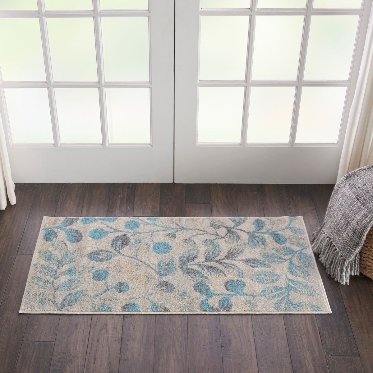 Tranquil TRA03 Ivory Turquoise Rug