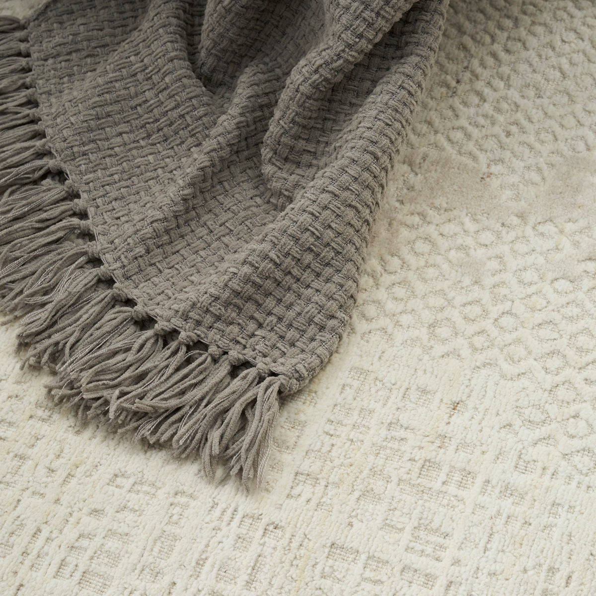 Lifestyle ZH225 Grey 50" x 60" Throw Blankets