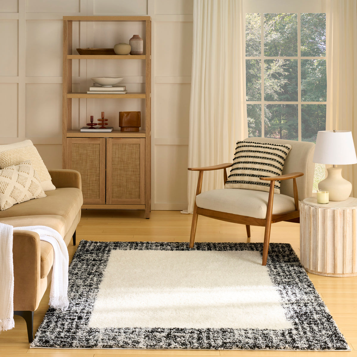 Pacific Shag PCS02 Ivory Black Rug