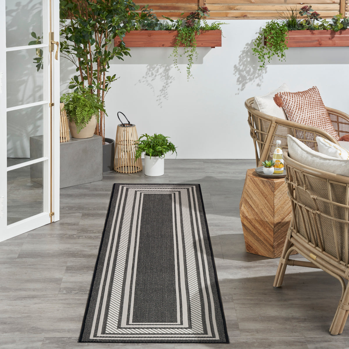 Horizon Indoor/Outdoor HOZ03 Black Rug