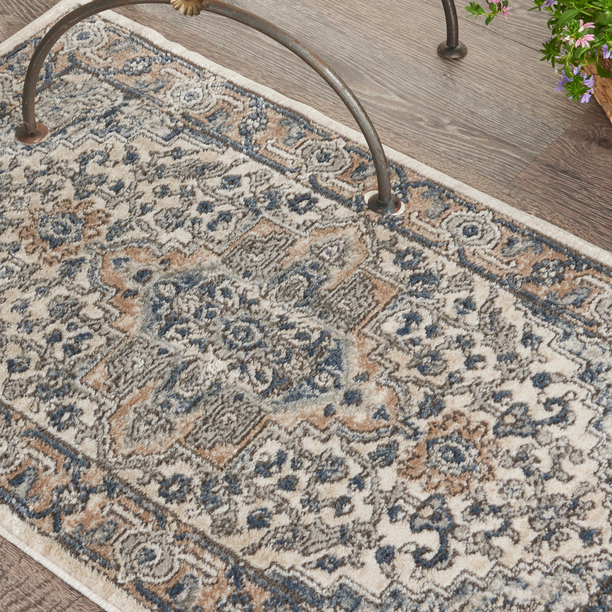 Quarry QUA05 Ivory Grey Rug