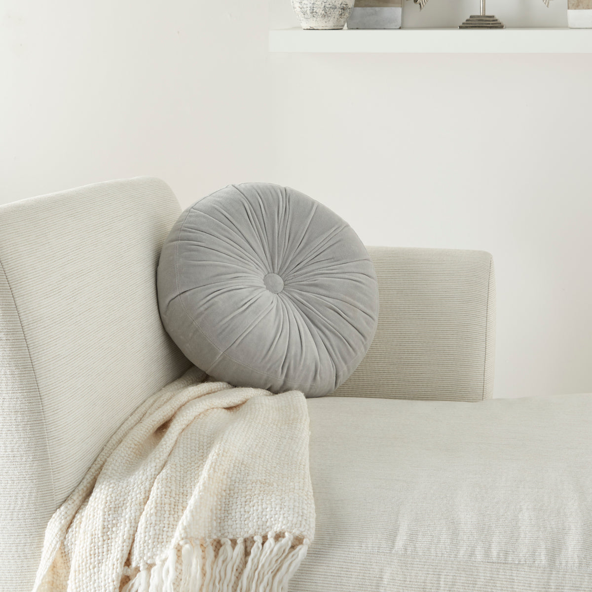 Sofia RC190 Lt Grey 16" x 16" Round Throw Pillows