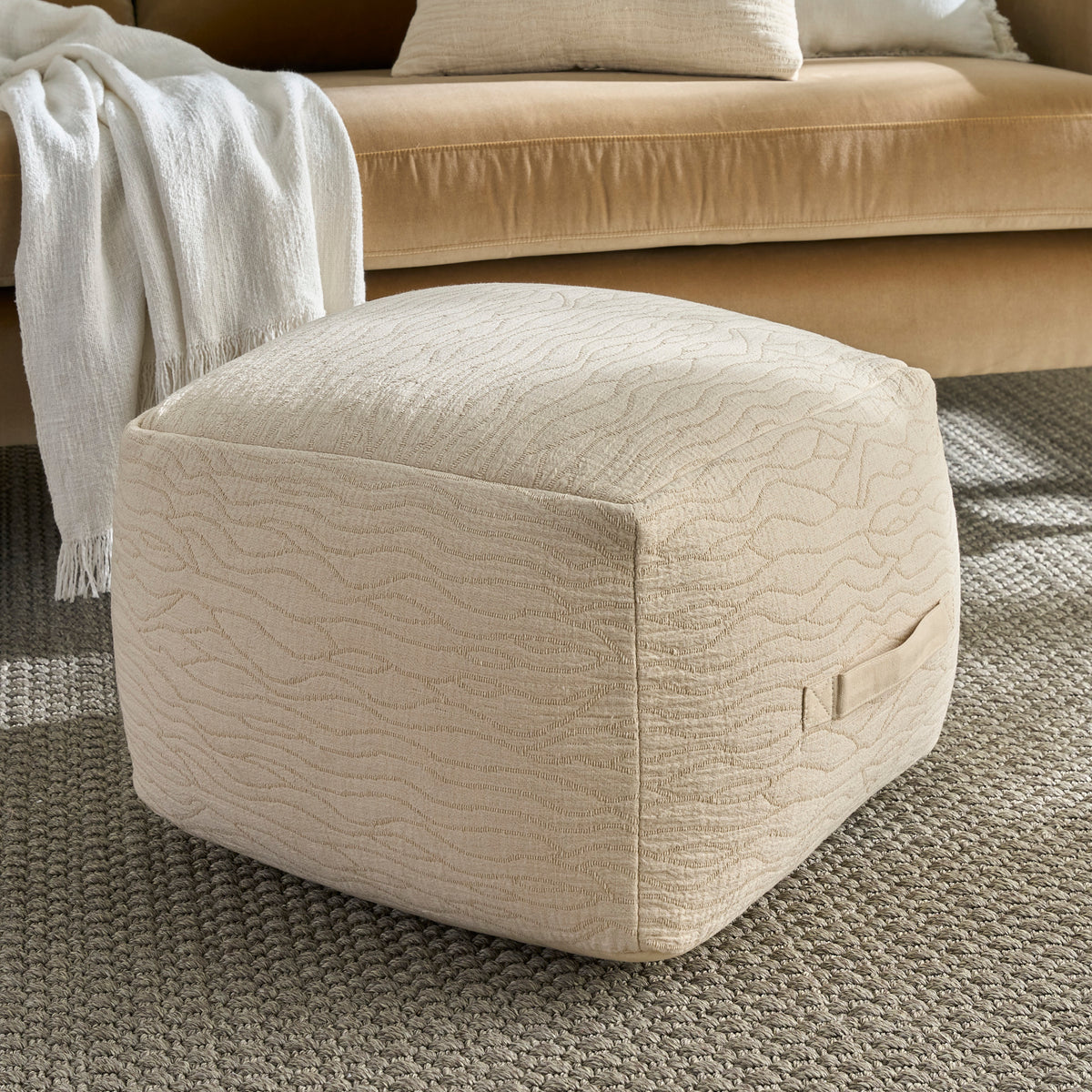 Lifestyle RC387 Ivory 18" x 18" x 14" Poufs