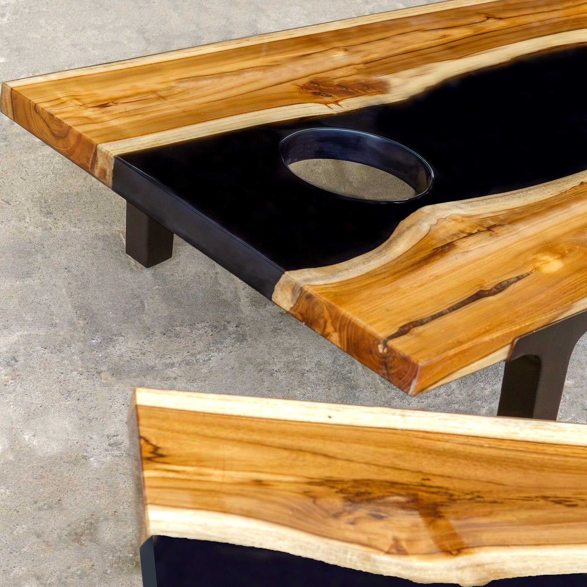 Clearwood Black Cornhole Game Set/2