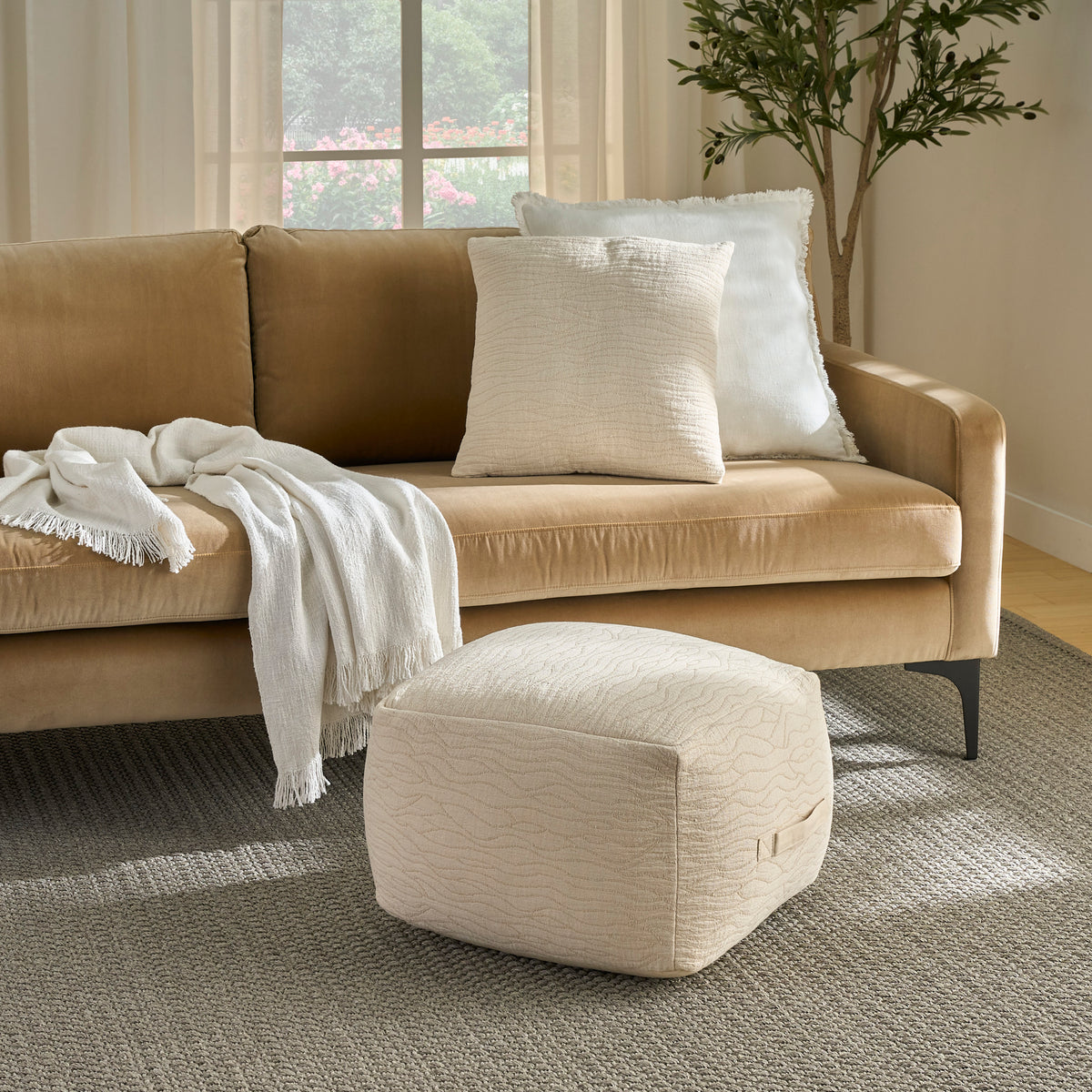 Lifestyle RC387 Ivory 18" x 18" x 14" Poufs