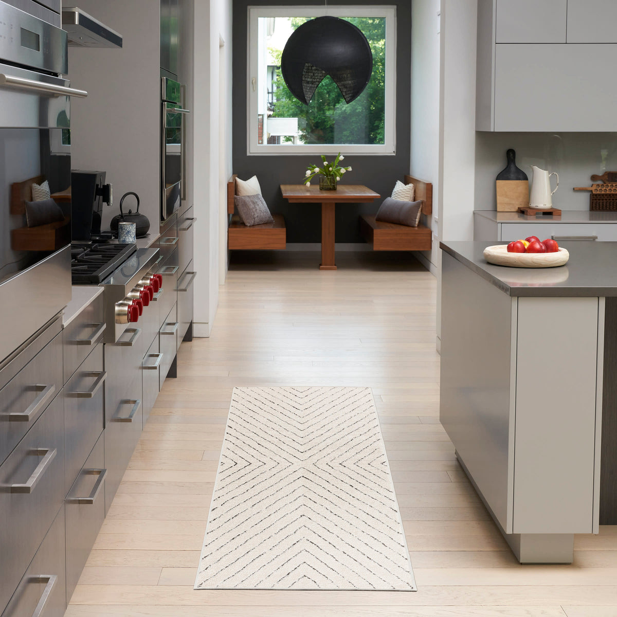 Modern Comfort MNC01 Ivory Black Rug