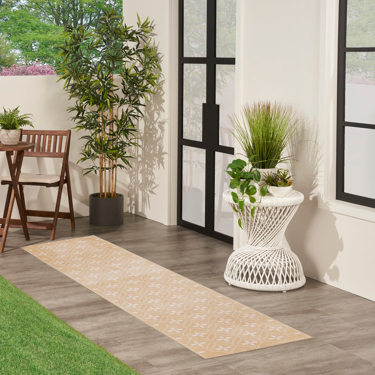 Nourison Essentials NRE04 Beige Ivory Rug