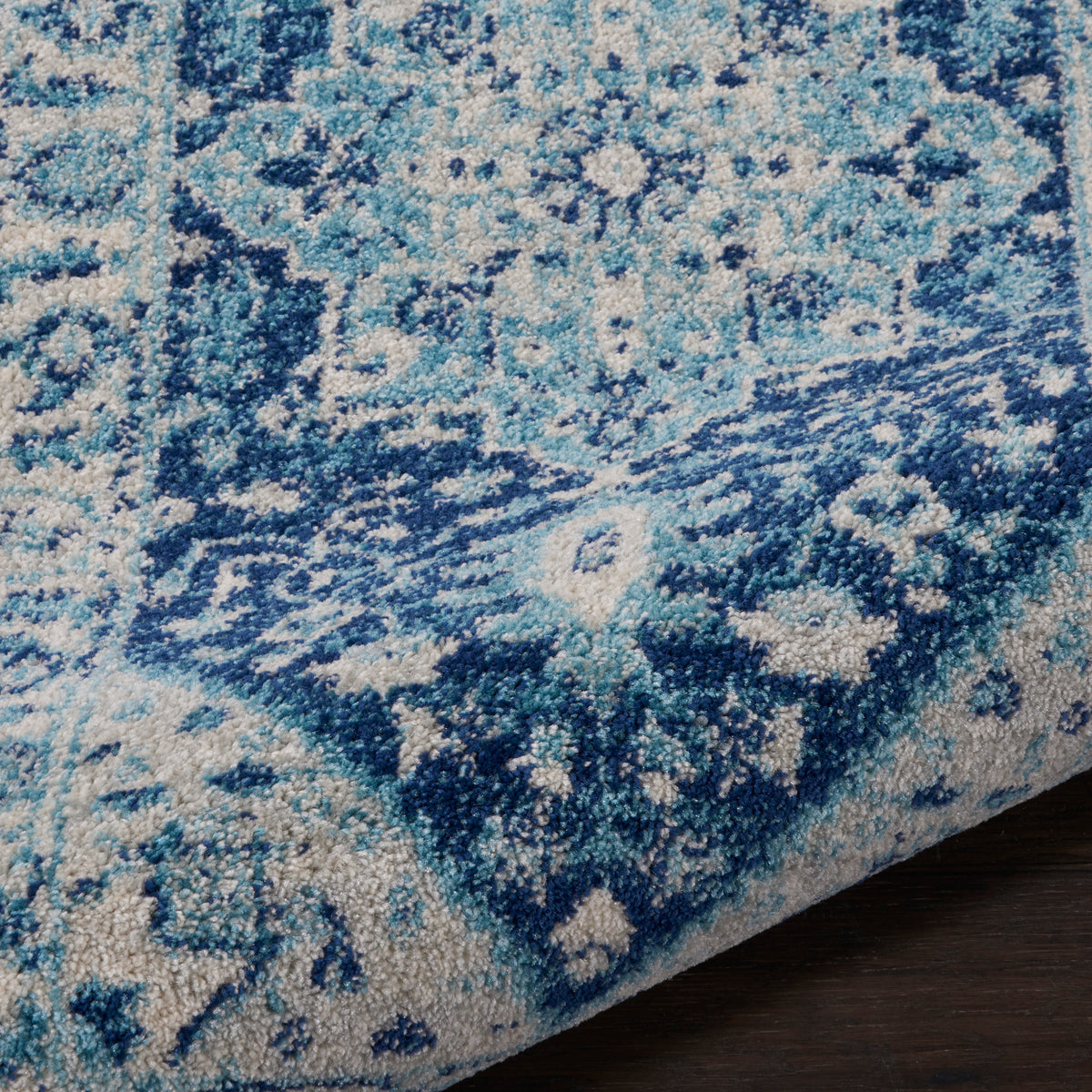 Tranquil TRA06 Ivory Navy Rug