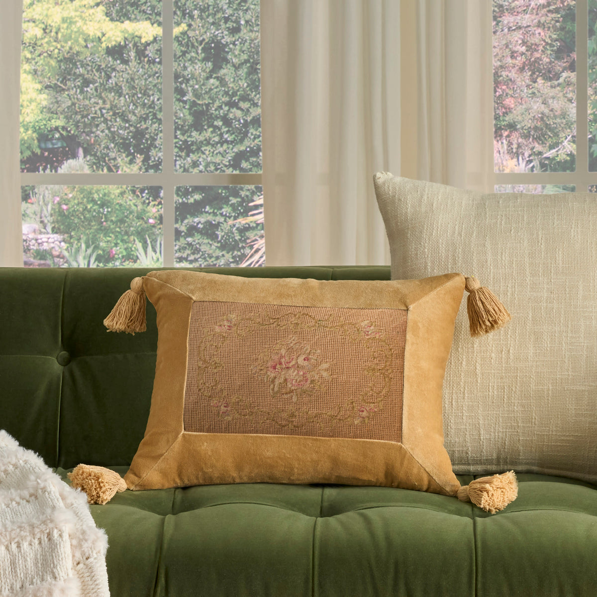 Vintage Pillow VAN14 Blush 14" x 18" Throw Pillows