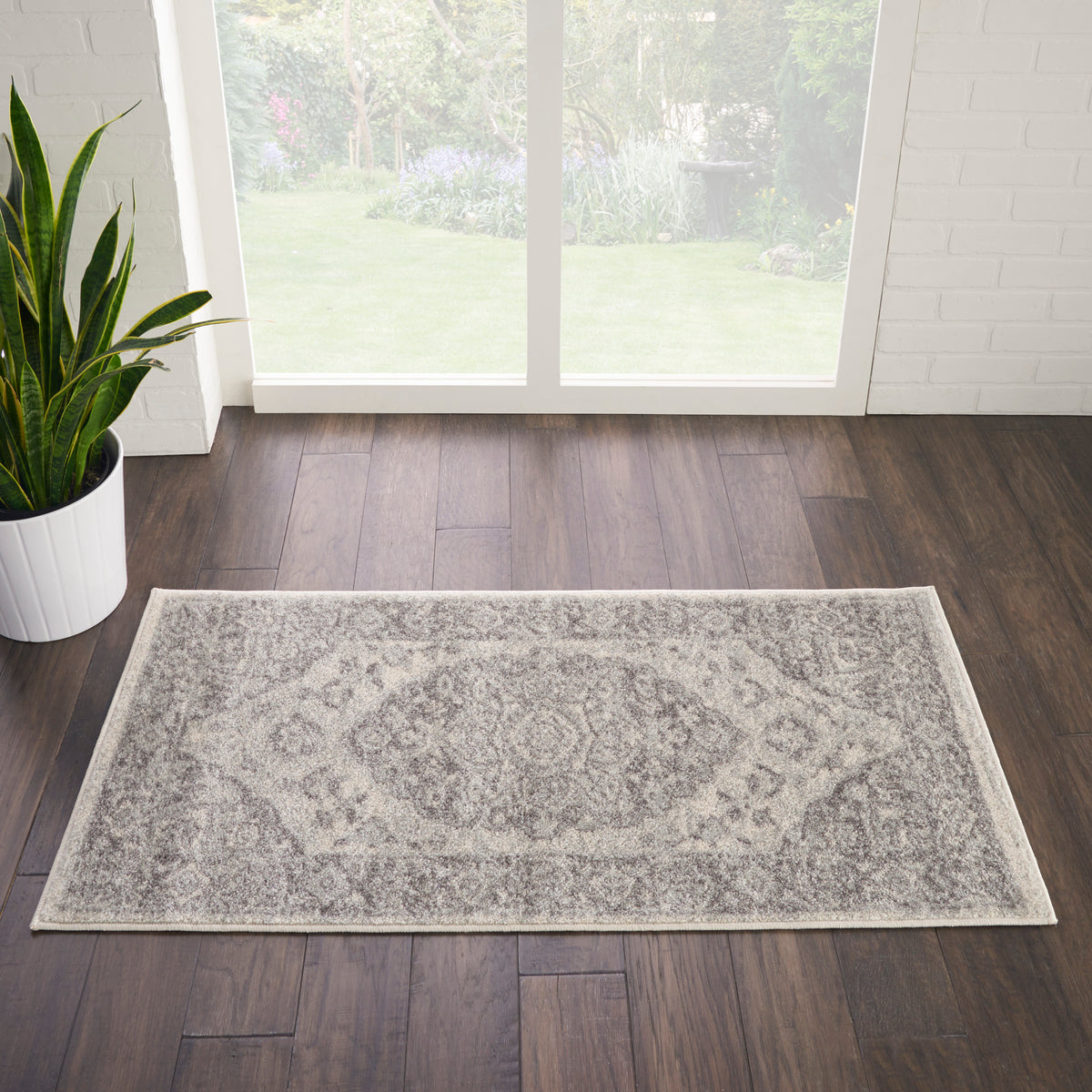Tranquil TRA05 Ivory Grey Rug