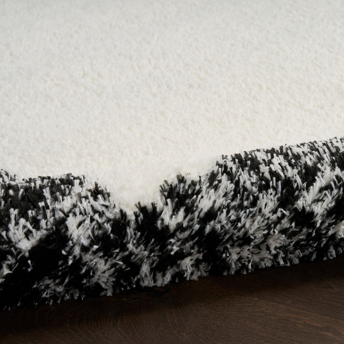Pacific Shag PCS02 Ivory Black Rug