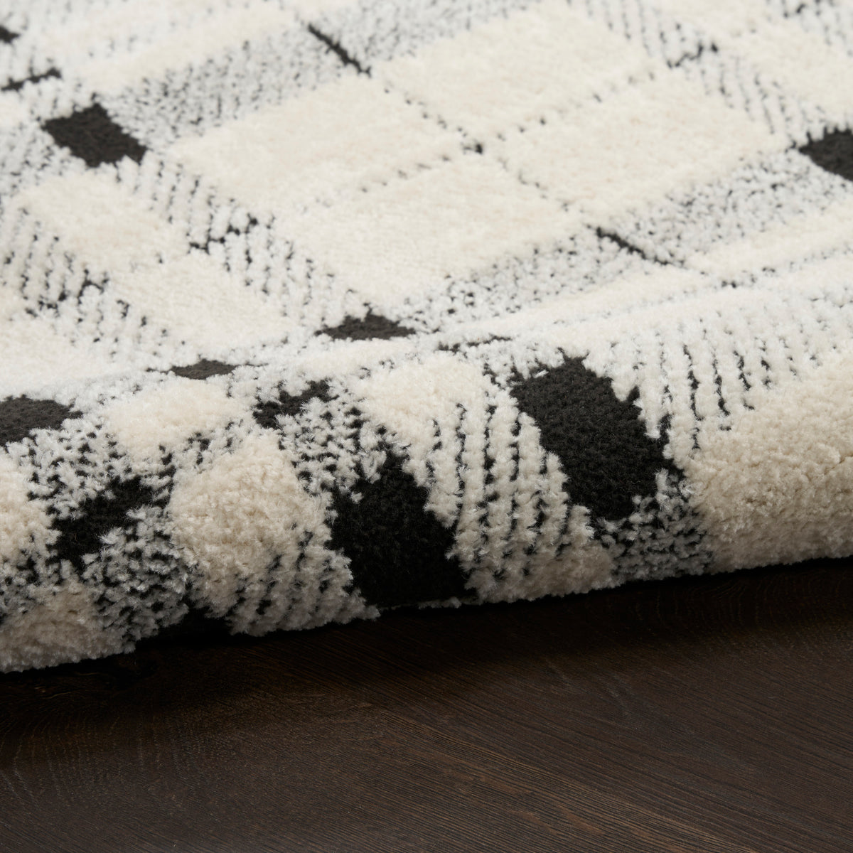 Modern Comfort MNC04 Ivory Black Rug