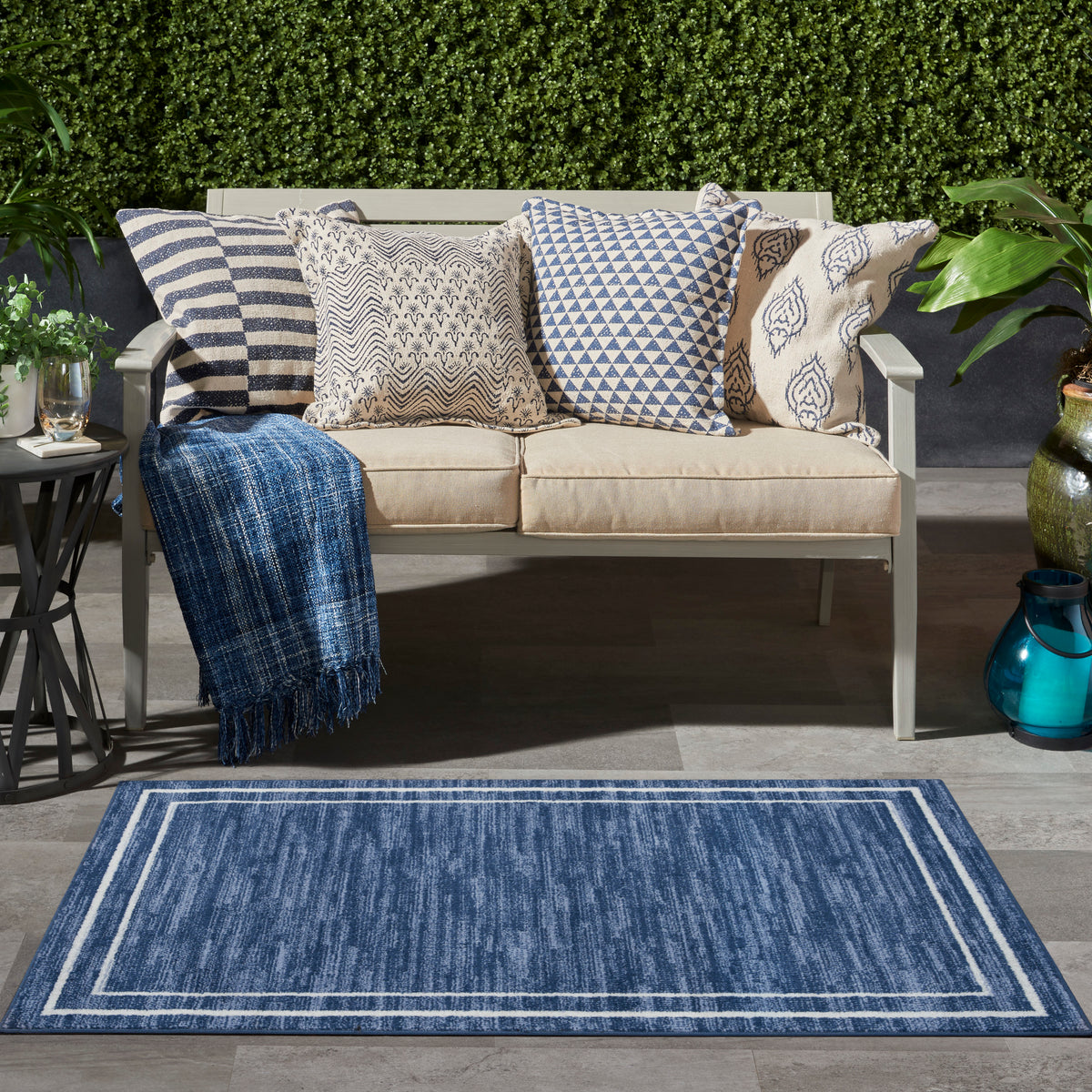 Nourison Essentials NRE02 Navy Ivory Rug