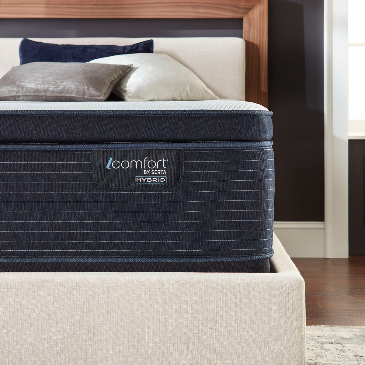 iComfort CF 4000 17" Hybrid Medium Pillow top Mattress