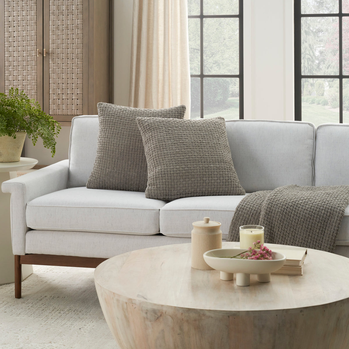 Lifestyle ZH225 Grey 18" x 18" Set of 2 Throw Pillows
