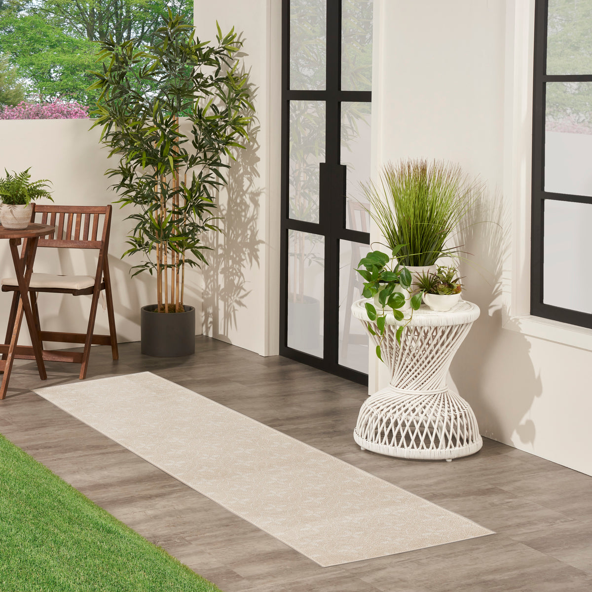 Nourison Essentials NRE04 Ivory Beige Rug