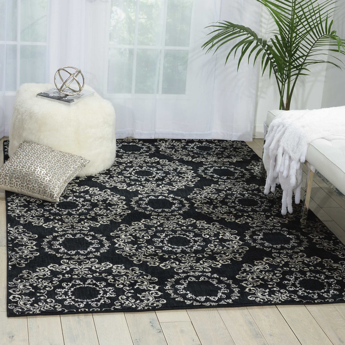 Tranquility TNQ03 Black Rug