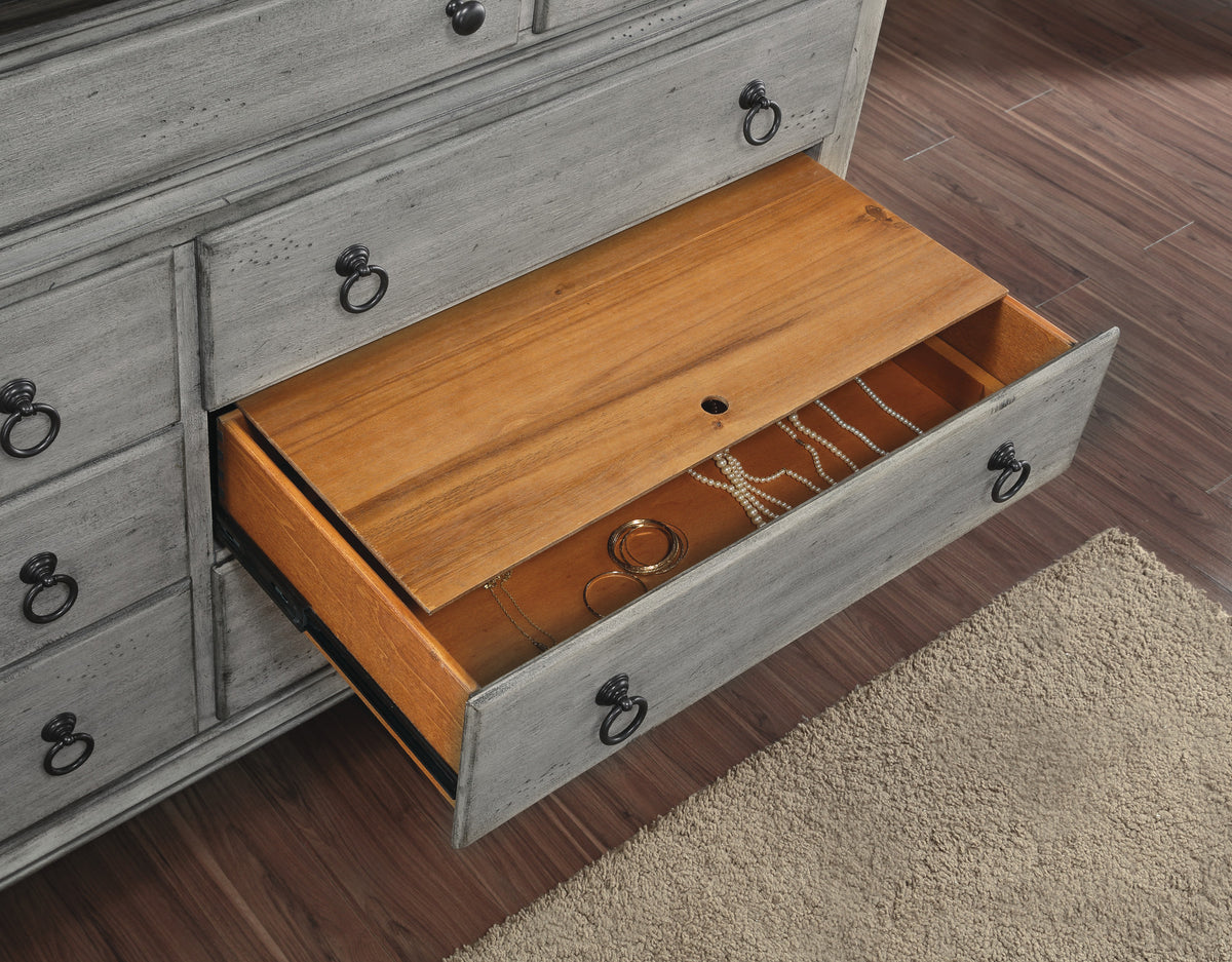 Plymouth Dresser