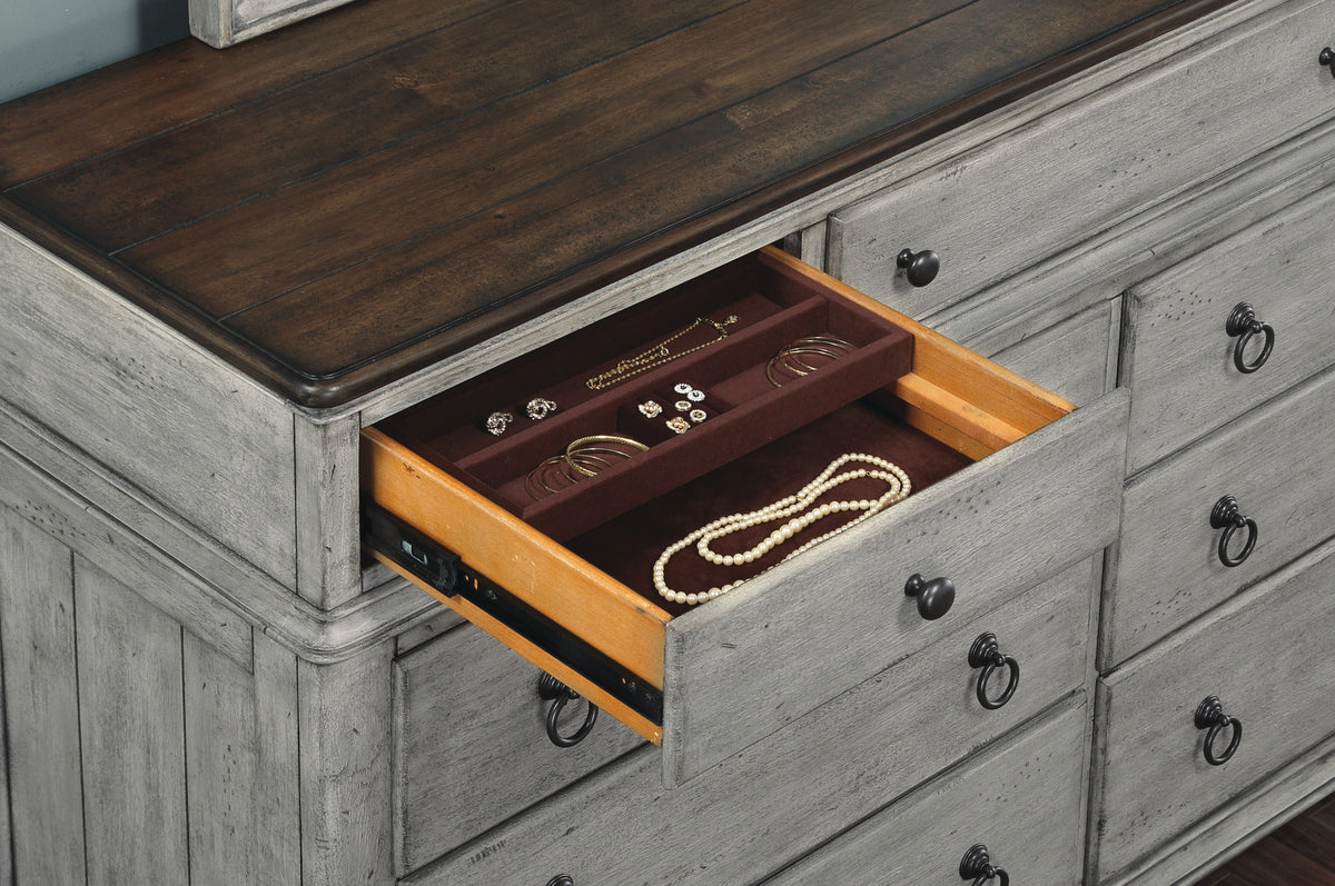 Plymouth Dresser