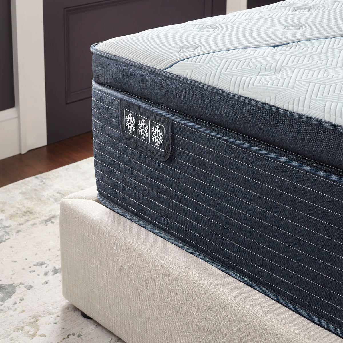 iComfort CF 4000 17" Hybrid Medium Pillow top Mattress